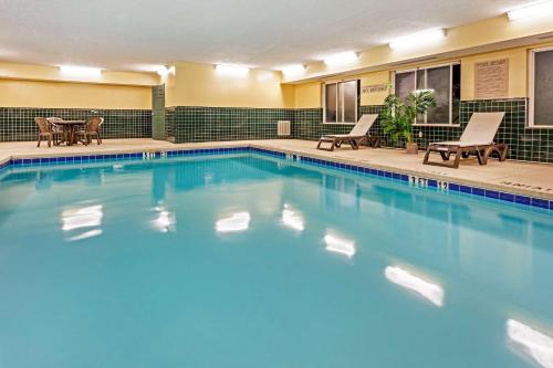 Country Inn & Suites by Radisson Augusta at I-20 GA - main image