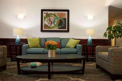 Super 8 by Wyndham Aurora/Naperville Area - image 3