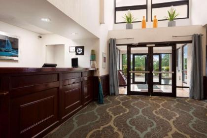 Super 8 by Wyndham Aurora/Naperville Area - image 9