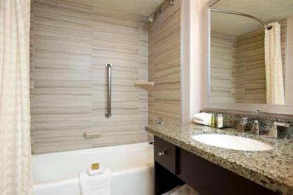 DoubleTree by Hilton Hotel Denver - Aurora - image 21