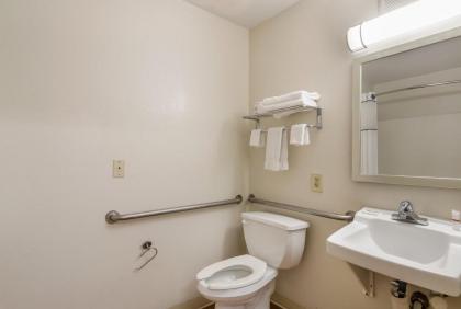 HomeTowne Studios by Red Roof Denver - Airport/Aurora - image 8