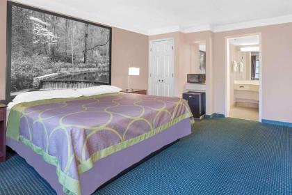 Super 8 by Wyndham Austell/Six Flags - image 11