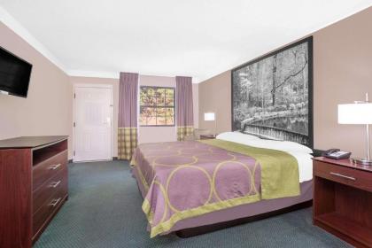 Super 8 by Wyndham Austell/Six Flags - image 8