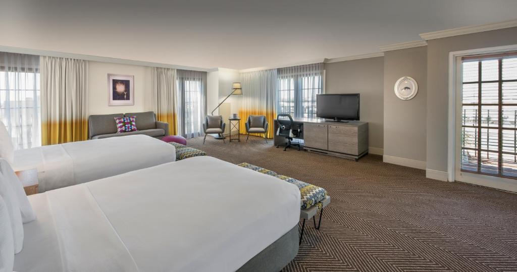 DoubleTree by Hilton Austin - main image