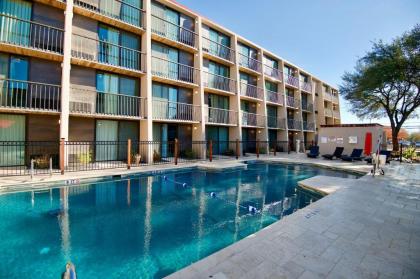 Ramada by Wyndham Austin South - image 4