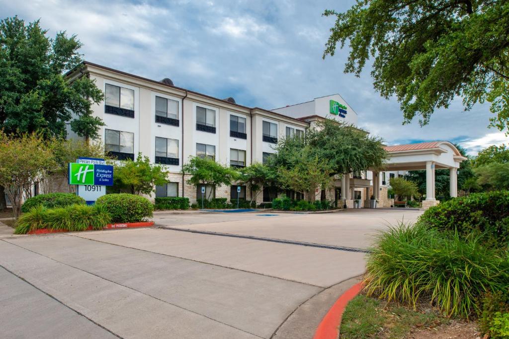 Holiday Inn Express & Suites Austin NW - Lakeline an IHG Hotel - main image