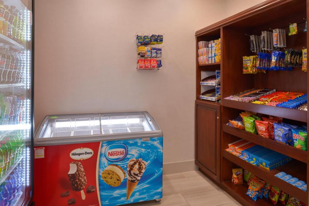 Holiday Inn Express & Suites Austin NW - Lakeline an IHG Hotel - image 2