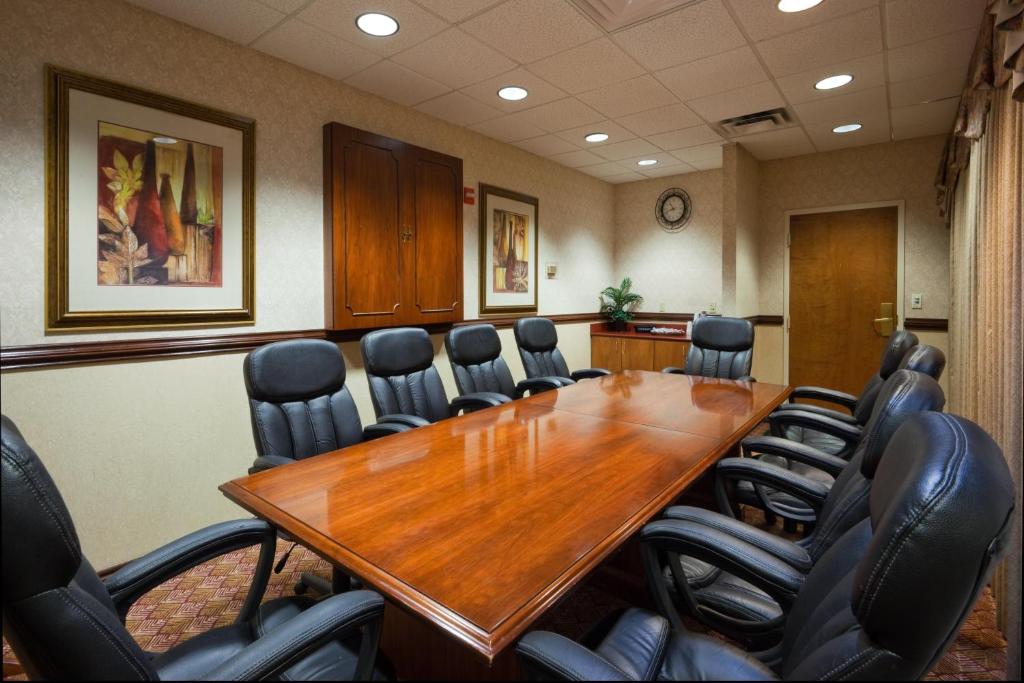 Holiday Inn Express Austin North Central an IHG Hotel - image 4