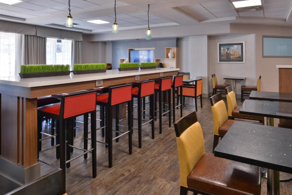 Holiday Inn Express Austin North Central an IHG Hotel - image 5