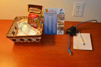 Super 8 by Wyndham Austin/Airport South - image 5
