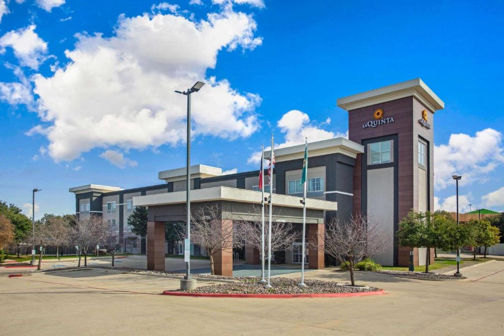 La Quinta by Wyndham Austin NW/Lakeline Mall - main image