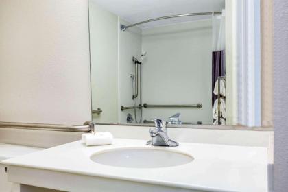 La Quinta by Wyndham Austin Southwest - image 3