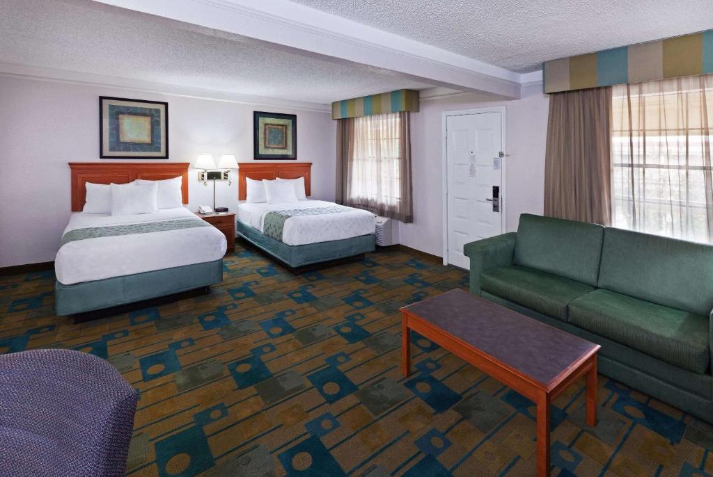 La Quinta Inn by Wyndham Austin Oltorf - image 2