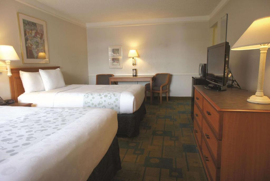 La Quinta Inn by Wyndham Austin University Area - image 2