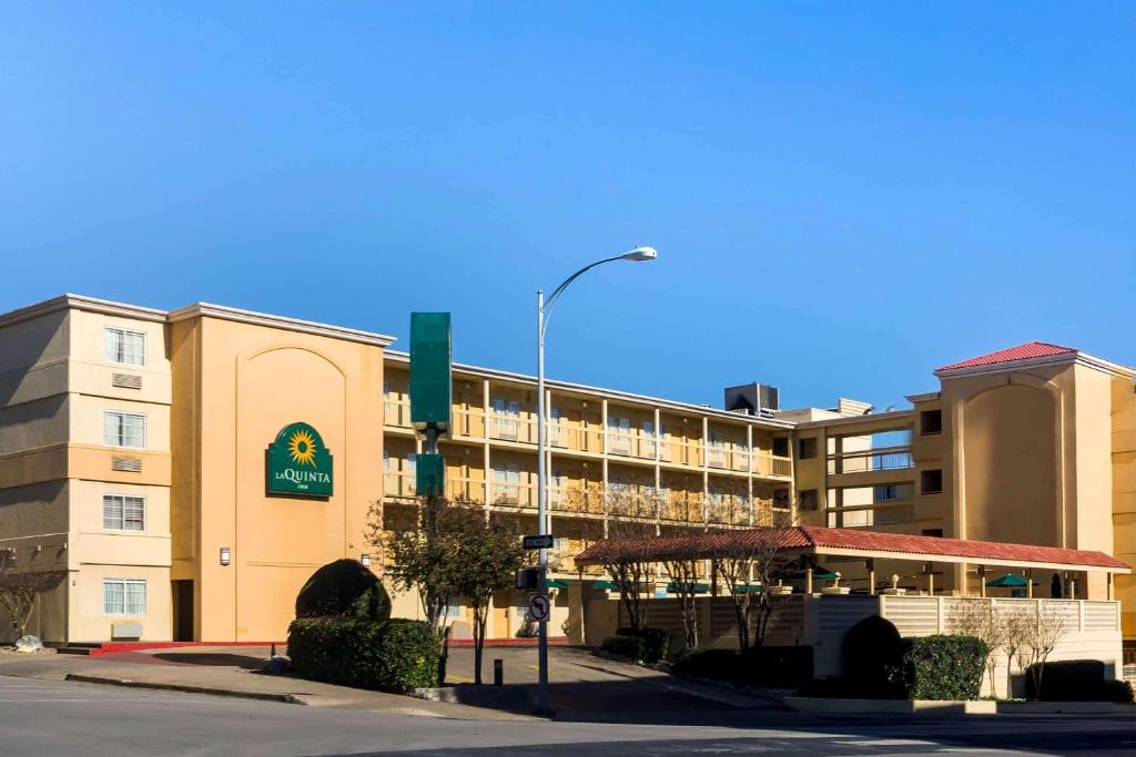 La Quinta Inn by Wyndham Austin Capitol / Downtown - main image