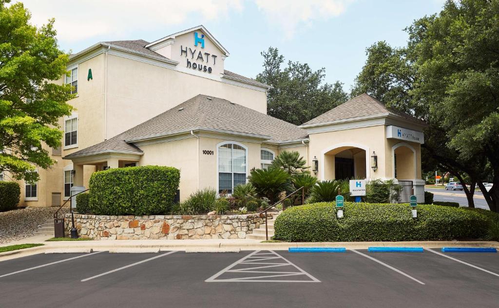 Hyatt House Austin Arboretum - main image