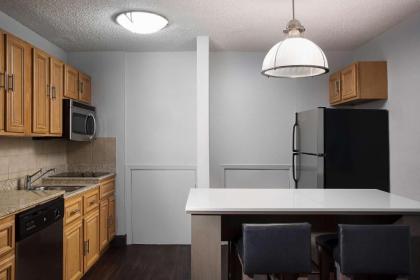 Hyatt House Austin Arboretum - image 4