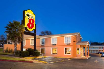 Super 8 by Wyndham Austin DowntownCapitol Area