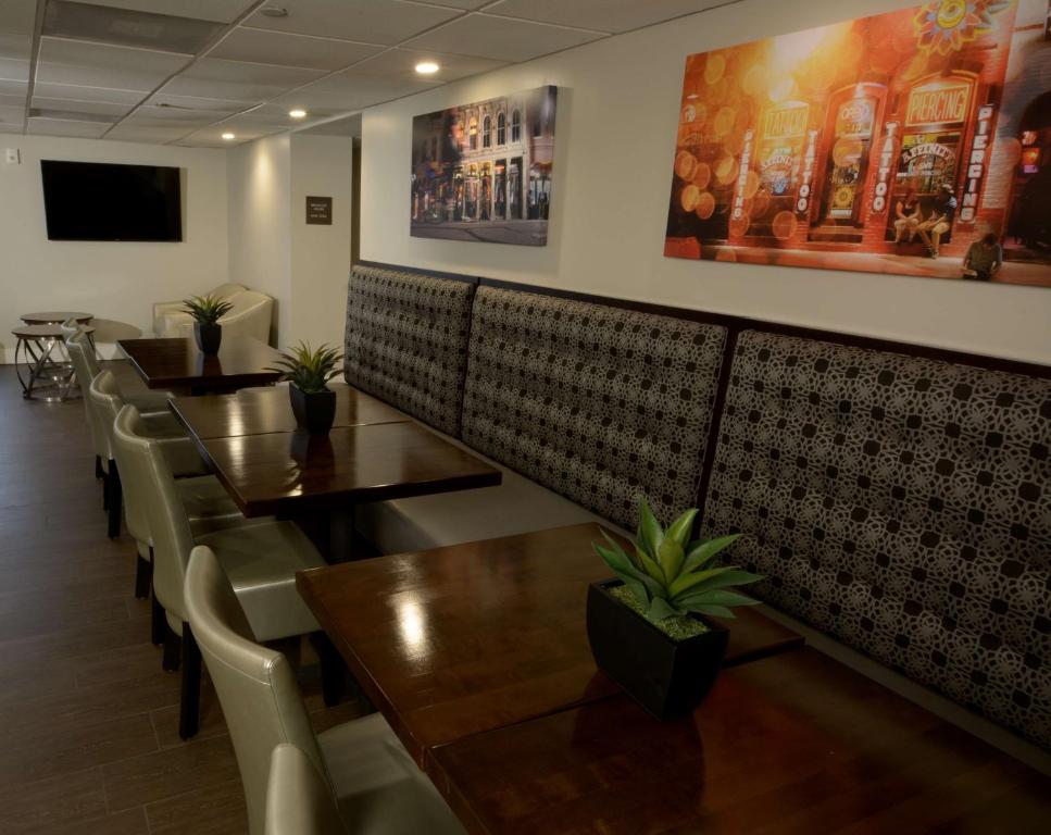 Best Western Plus Austin Central - image 2