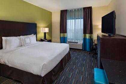 Fairfield Inn and Suites by Marriott Austin Northwest/Research Blvd - image 2