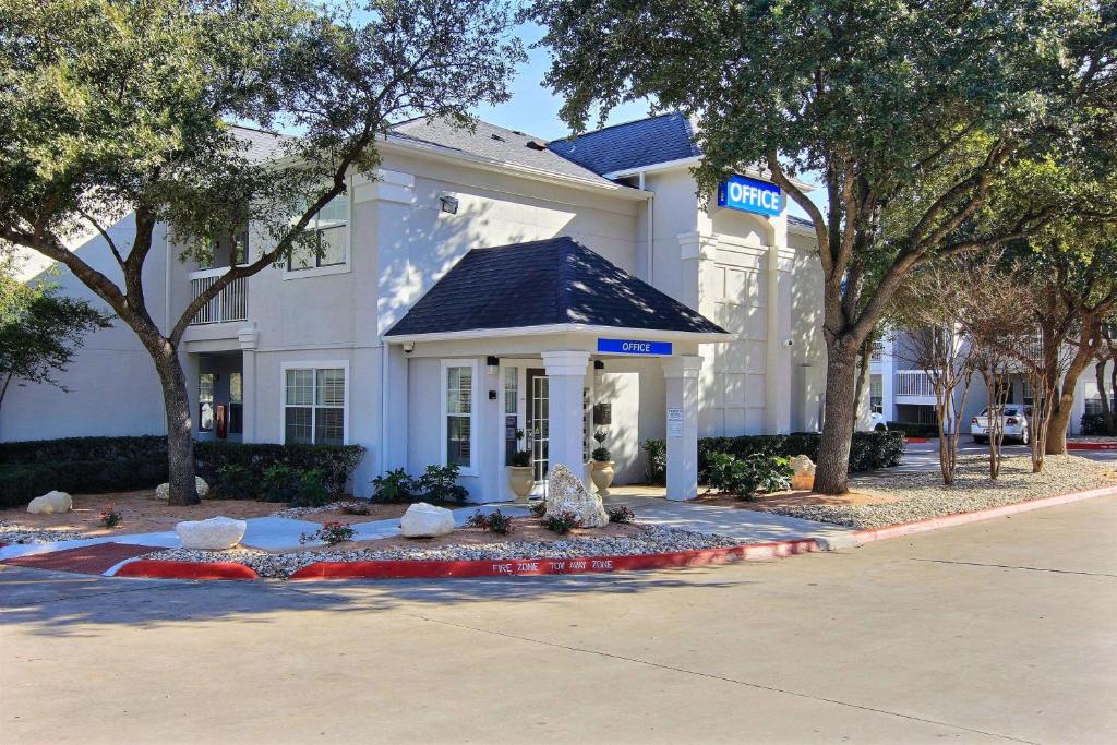 Studio 6-Austin TX - Midtown - image 3