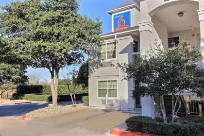 Studio 6-Austin TX - Midtown - image 4