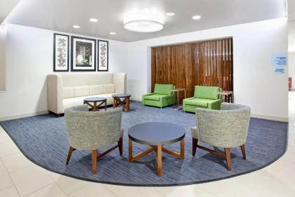 Holiday Inn Express Hotel & Suites Austin Downtown an IHG Hotel - image 2