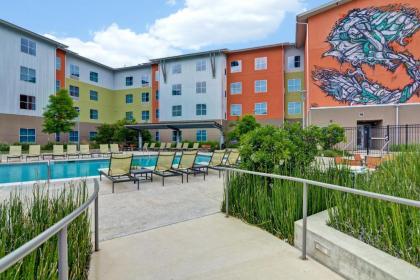 Homewood Suites TechRidge Parmer @ I-35 - image 1