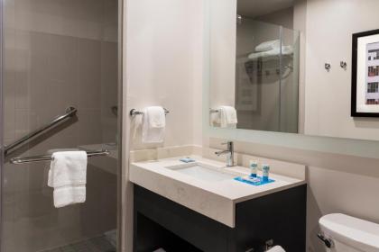 Hyatt House Austin/Downtown - image 3