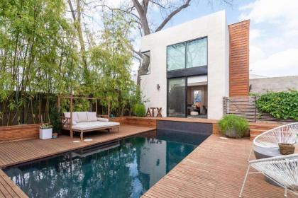 Contemporary Home In Downtown Austin - image 3