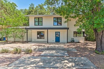 Modern Austin Home with Yard about 1 half Miles from ACL!