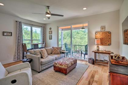 Spacious Getaway with Patio 3 Blocks to Lake Austin