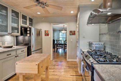 Downtown Austin Home with Patio 3 Mi to SoCo! - image 3