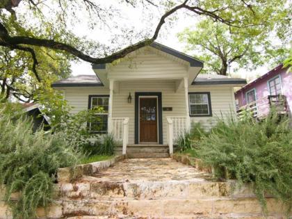 Clarksville Cottage Austin