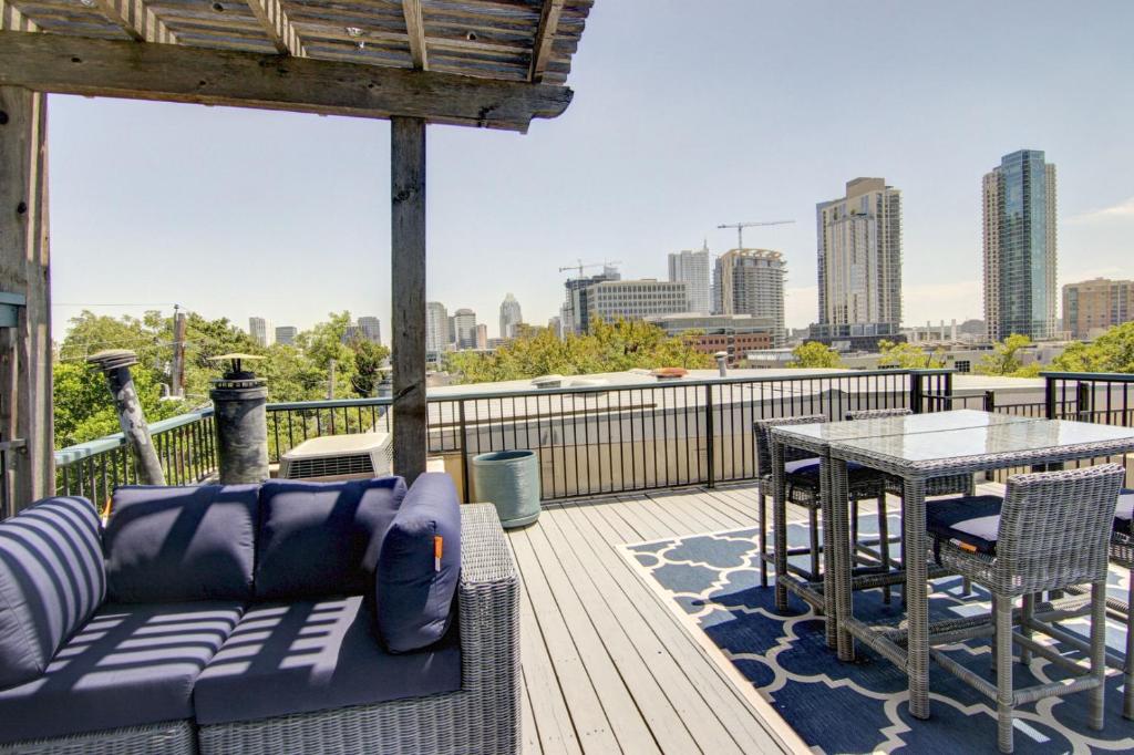 6th Street Skyline - main image