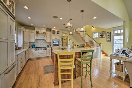 Grand Avalon Beach House - 2 Blocks to Water! - image 11
