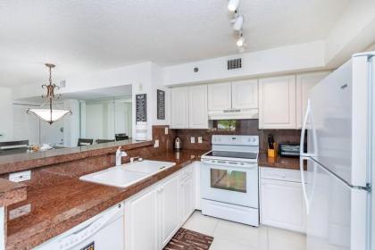 Entire condo at Aventura - image 12