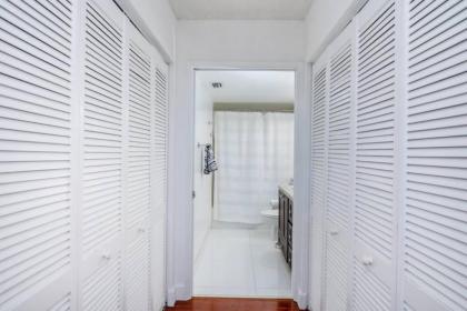 Entire condo at Aventura - image 14