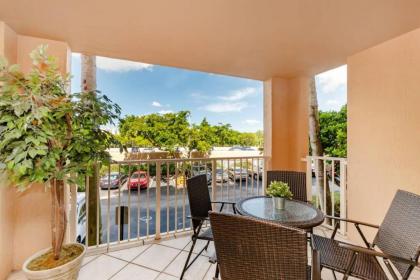 Entire condo at Aventura - image 3
