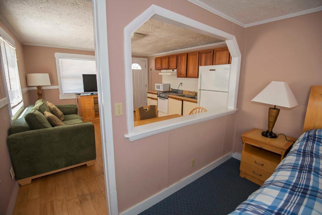Avon Cottages - image 6