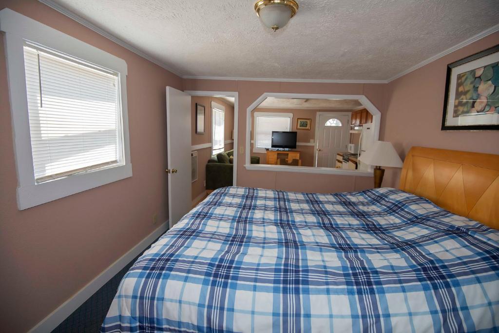 Avon Cottages - image 7