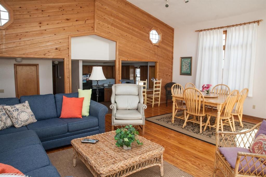 40399 Beachcomber Rd Home - image 5
