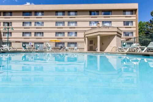 Comfort Inn Near Vail Beaver Creek - image 3
