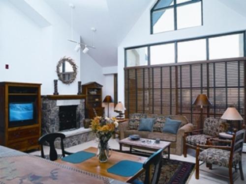 Avon Village - image 2