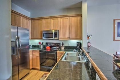Avon Lodge Condo at Mtn Base with Hot Tub Access! - image 5