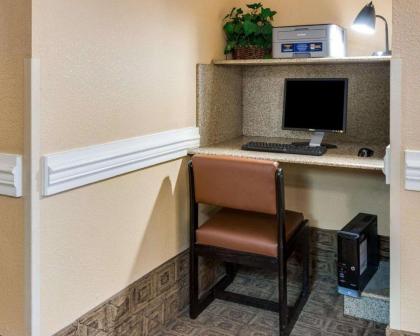 Suburban Extended Stay Hotel Avondale - image 12