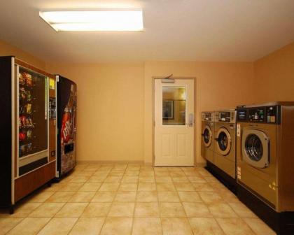 Suburban Extended Stay Hotel Avondale - image 4
