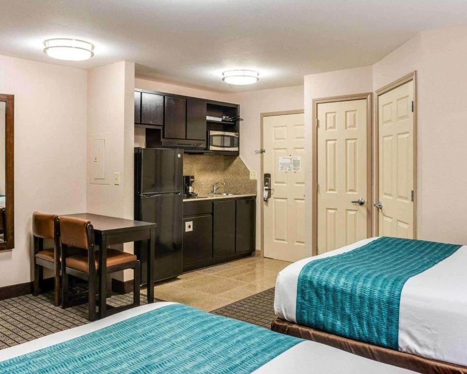 Suburban Extended Stay Hotel Avondale - image 5
