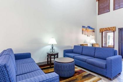 Quality Inn and Suites Goodyear - image 13