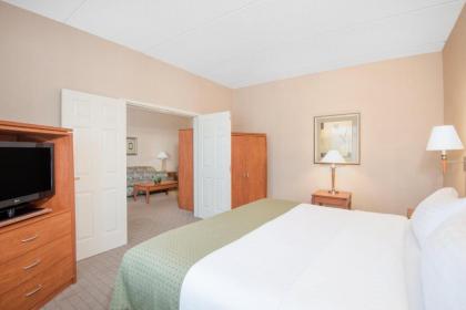 Holiday Inn Hotels and Suites Goodyear - West Phoenix Area an IHG Hotel - image 11